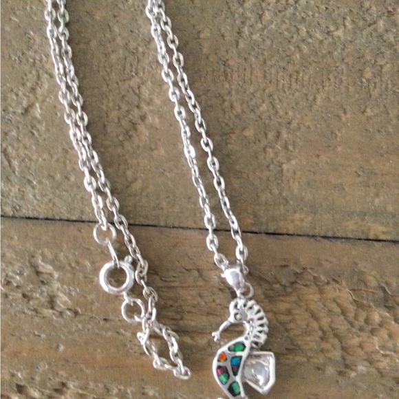 New Sterling Silver 18” Chain and Seahorse - Picture 4 of 10